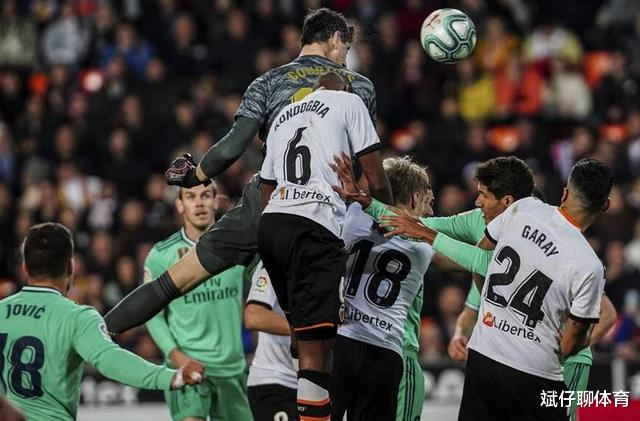 开云体育包含转折点阿贾克斯绝杀压哨，欧篮联赛后攻防权衡，底气十足，控场能力受关注的词条