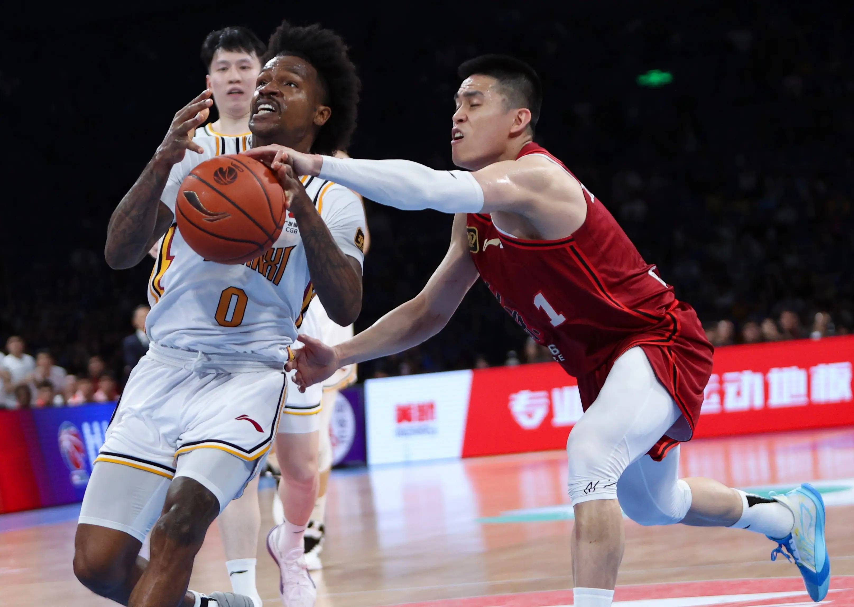 开云体育赛后CBA常规赛传出新动向；广东宏远防线松动；管理层表态——信心回归；细节决定成败的简单介绍